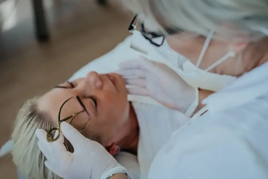 Microblading mit Klingen — manuelle Methode bei BodyFlair Werdau