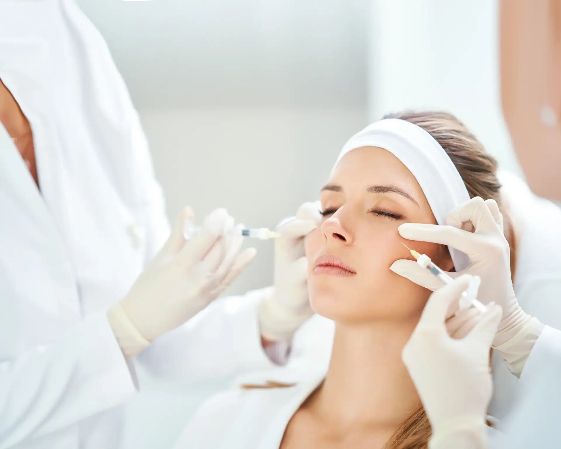 Hyaluron-Unterspritzung im Gesicht einer Kundin bei BodyFlair Werdau